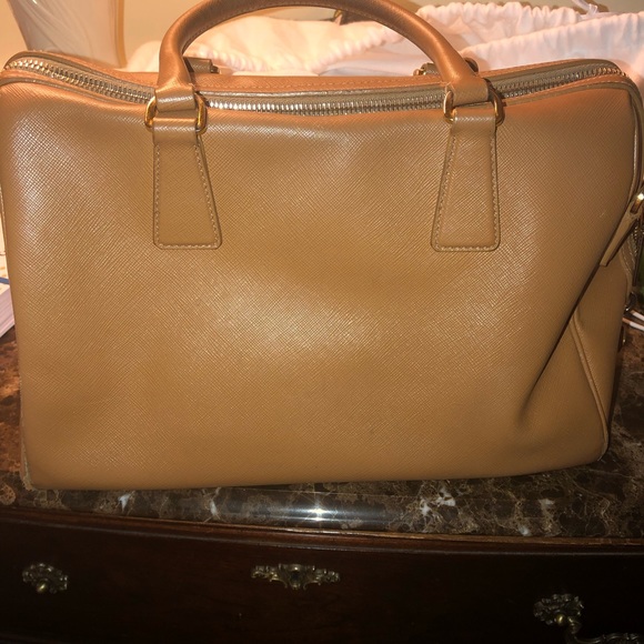 Authentic Prada Saffiano Caramello - Picture 2 of 8